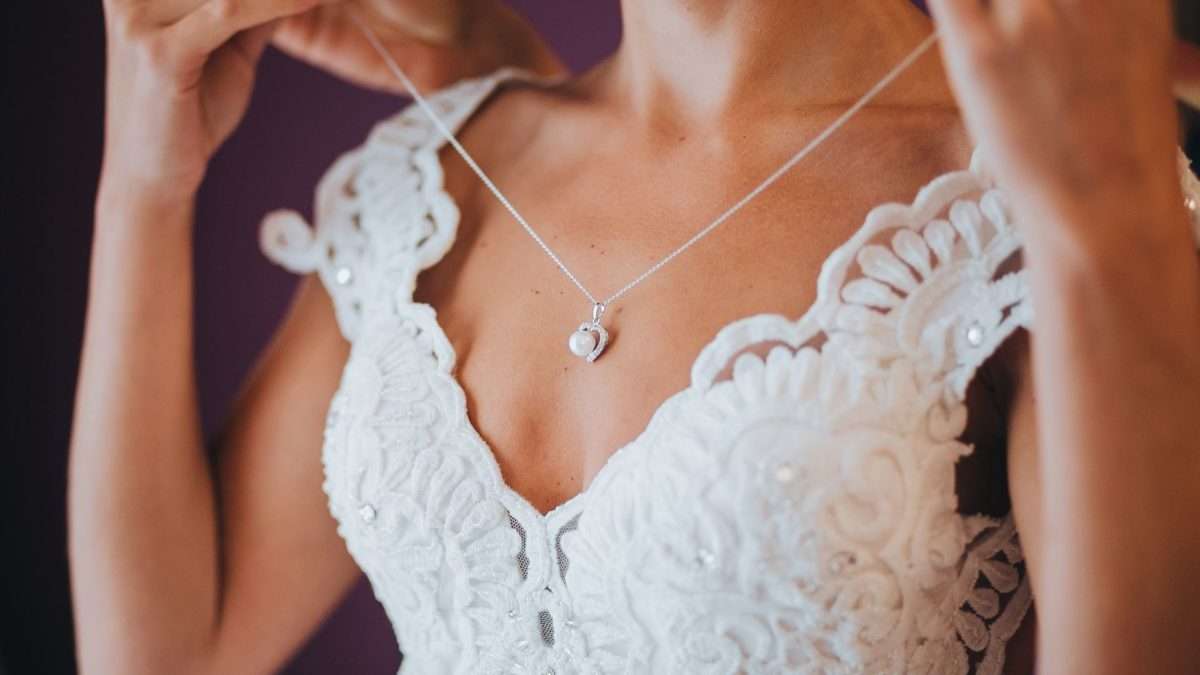 5 wskazówek dotyczących zakupu biżuterii ślubnej